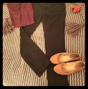 Black American Eagle skinny dress pants.